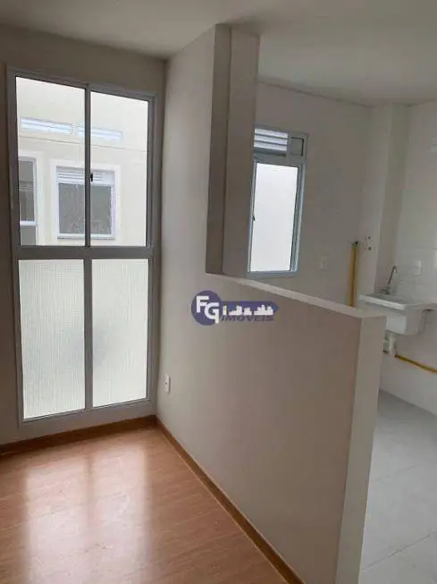 Foto 3 de Apartamento com 2 Quartos à venda, 44m² em Novo Mundo, Curitiba