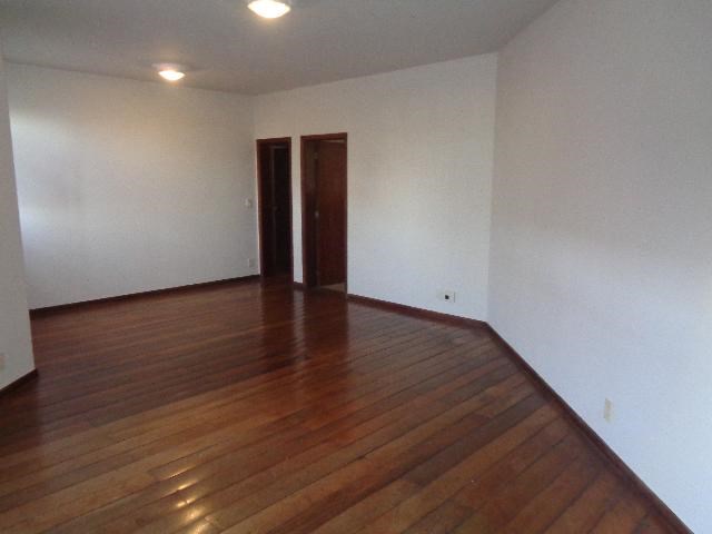 Foto 2 de Apartamento com 3 Quartos para alugar, 160m² em Martins, Uberlândia