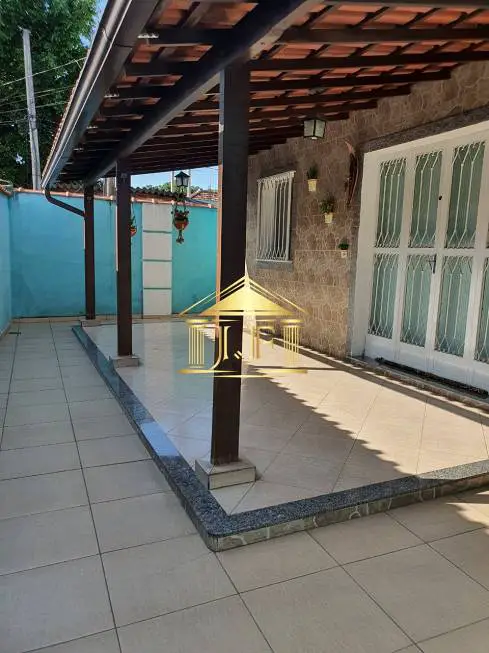 Foto 2 de Casa com 3 Quartos à venda, 200m² em Bento Ribeiro, Rio de Janeiro