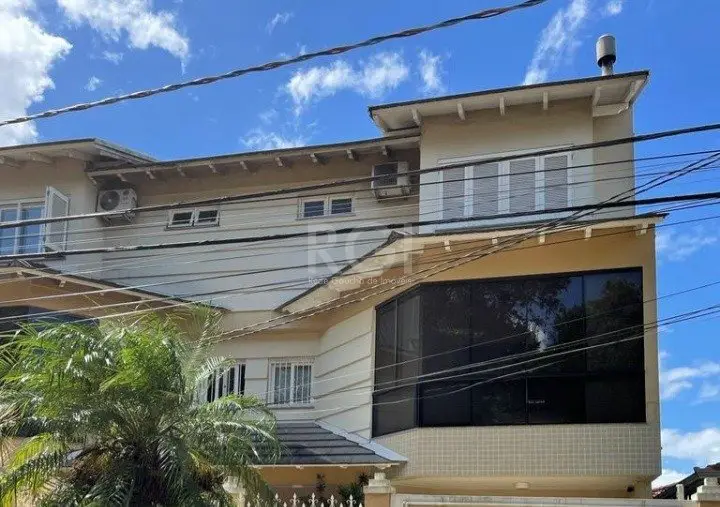 Foto 2 de Casa com 3 Quartos à venda, 328m² em Jardim Lindóia, Porto Alegre