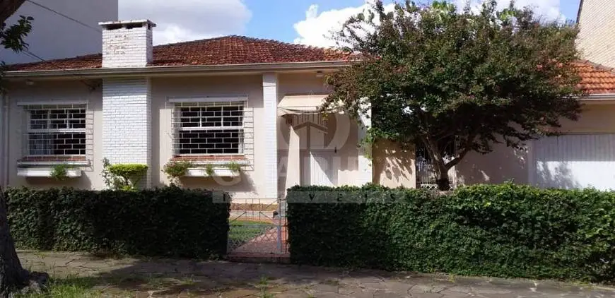 Foto 2 de Casa com 3 Quartos à venda, 232m² em Jardim Lindóia, Porto Alegre