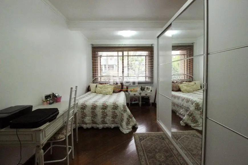 Foto 3 de Casa com 3 Quartos à venda, 280m² em Petrópolis, Porto Alegre