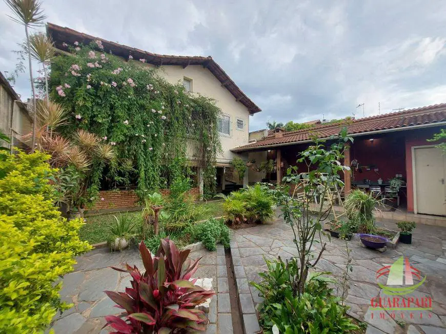 Foto 2 de Casa com 3 Quartos à venda, 264m² em Santa Amélia, Belo Horizonte