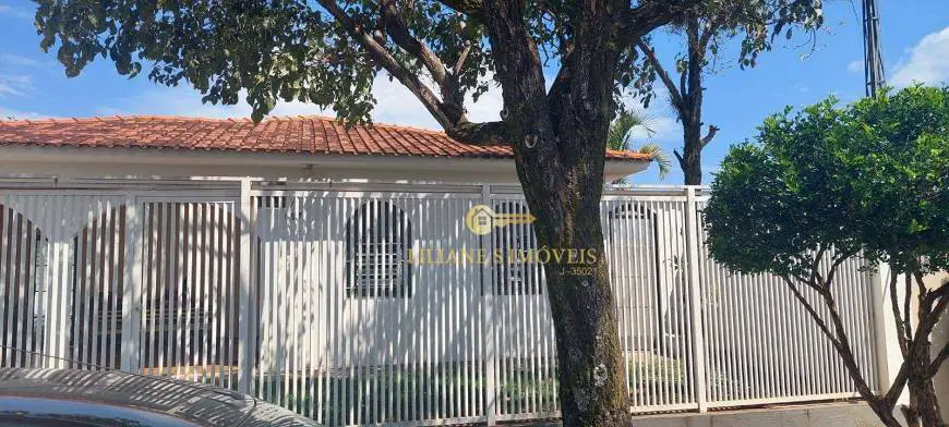 Foto 1 de Casa com 3 Quartos para alugar, 188m² em Vila Harmonia, Araraquara