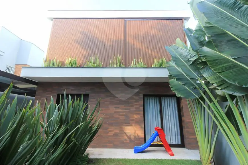 Foto 1 de Casa com 3 Quartos à venda, 300m² em Vila Nova Conceição, São Paulo