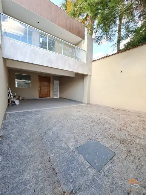 Foto 1 de Casa com 4 Quartos à venda, 185m² em Santa Amélia, Belo Horizonte