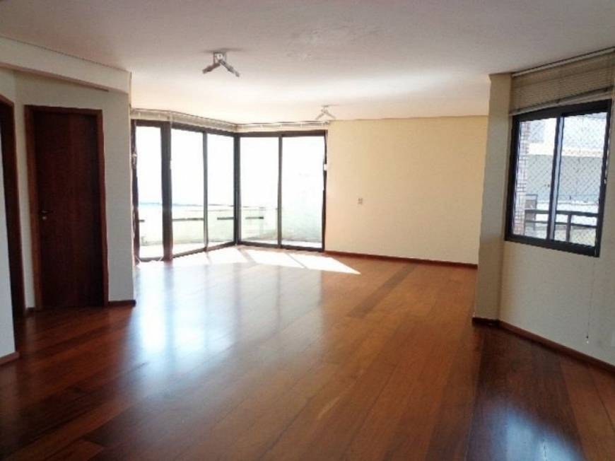 Foto 1 de Flat com 4 Quartos para alugar, 240m² em Moema, São Paulo
