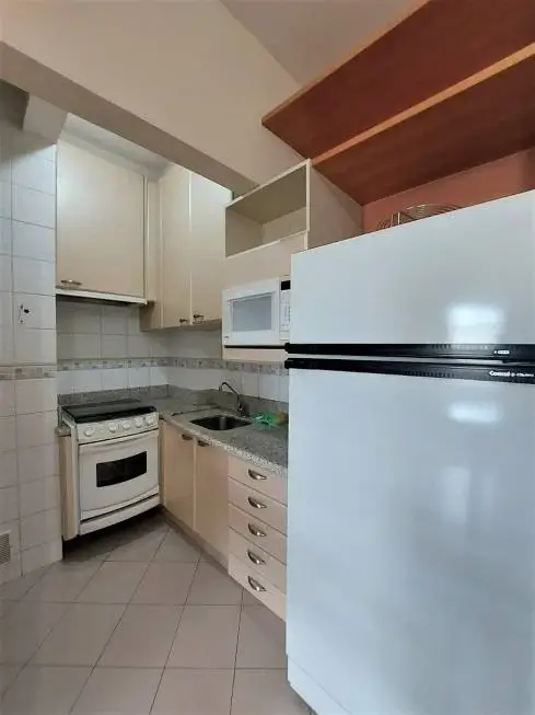 Foto 2 de Apartamento com 1 Quarto para alugar, 34m² em Centro, Florianópolis