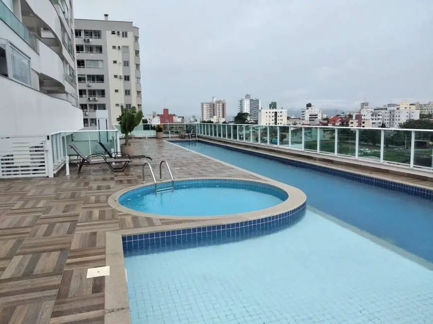 Foto 1 de Apartamento com 2 Quartos à venda, 72m² em Barreiros, São José