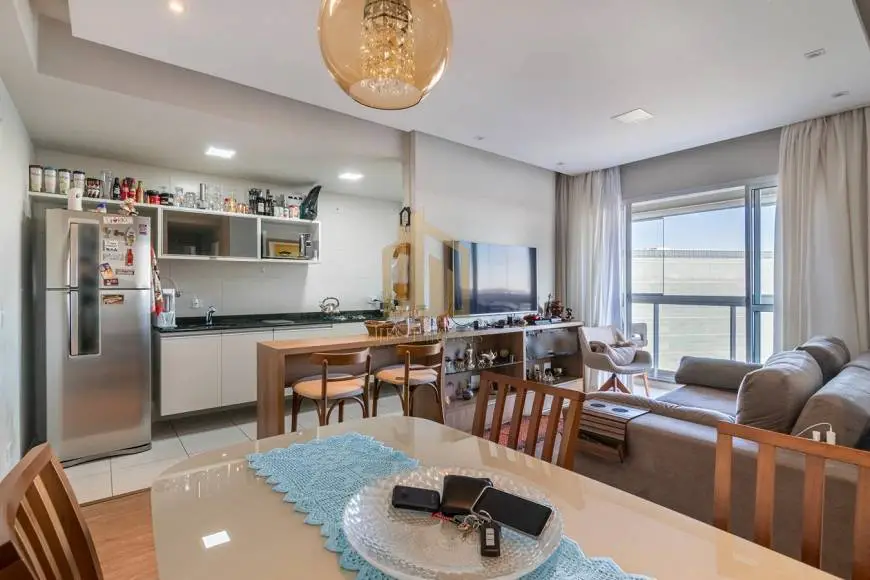Foto 1 de Apartamento com 2 Quartos à venda, 66m² em Cristo Rei, Curitiba