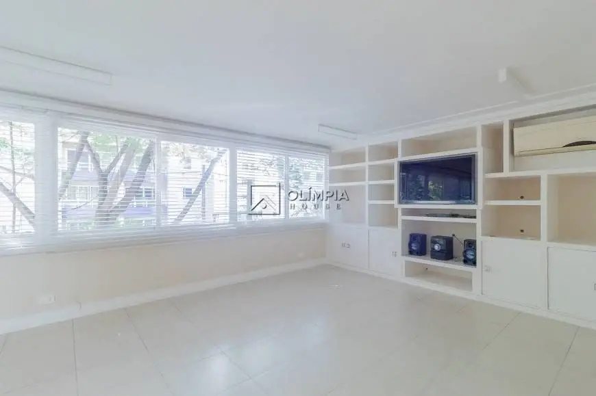Foto 2 de Apartamento com 2 Quartos à venda, 150m² em Itaim Bibi, São Paulo