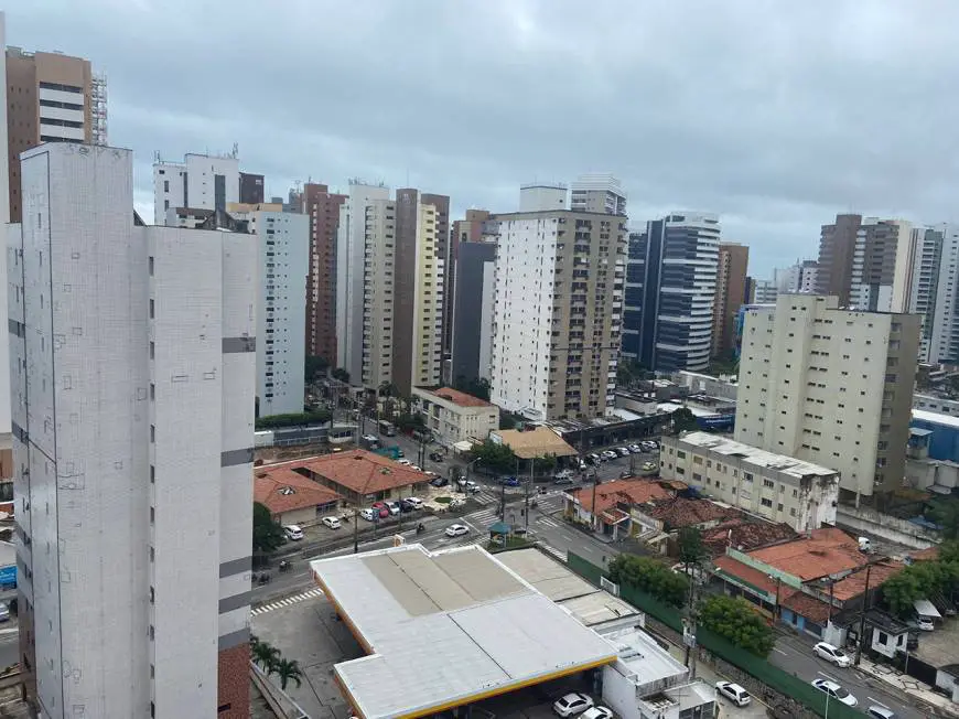 Foto 3 de Apartamento com 2 Quartos à venda, 70m² em Meireles, Fortaleza