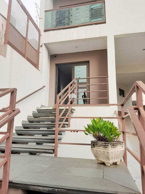 Foto 2 de Apartamento com 2 Quartos para alugar, 75m² em Taquaral, Campinas