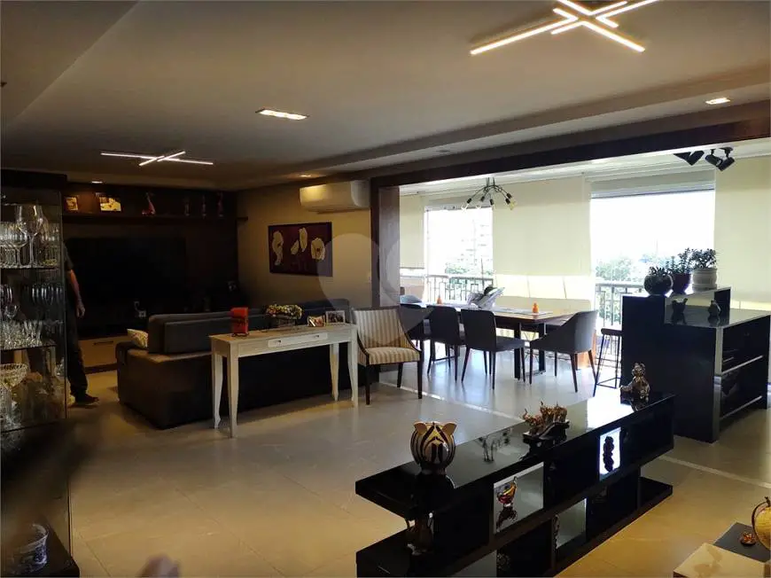 Foto 2 de Apartamento com 3 Quartos à venda, 146m² em Alto Da Boa Vista, São Paulo