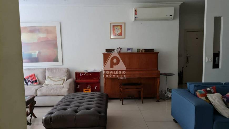 Foto 5 de Apartamento com 3 Quartos à venda, 152m² em Lagoa, Rio de Janeiro