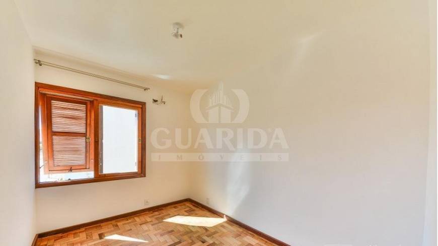 Foto 3 de Apartamento com 3 Quartos à venda, 106m² em Medianeira, Porto Alegre