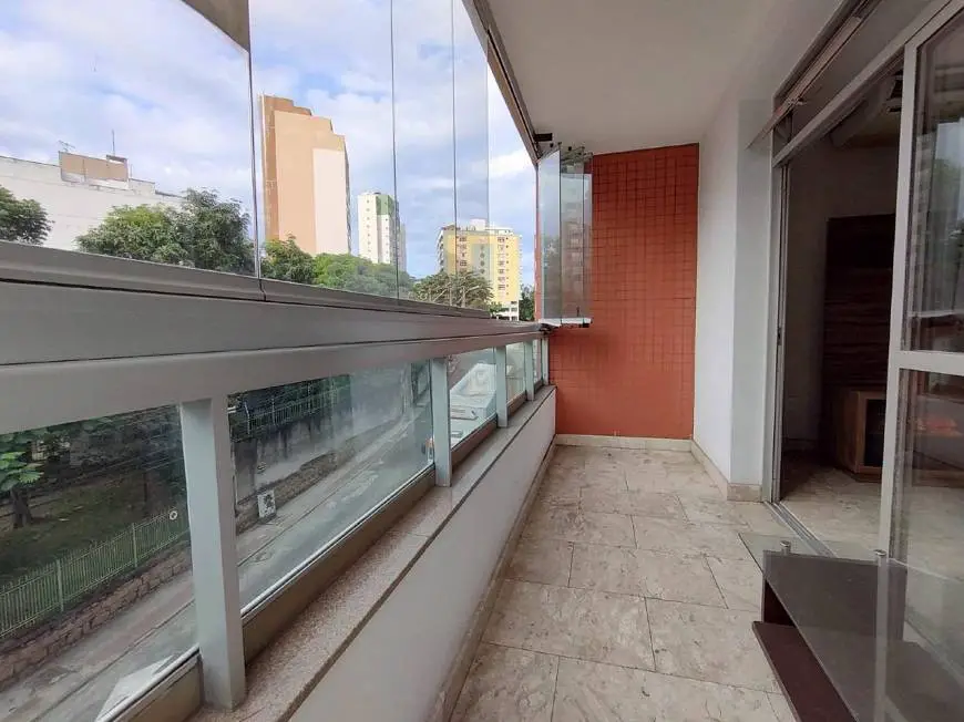 Foto 1 de Apartamento com 3 Quartos para alugar, 130m² em Praia do Canto, Vitória