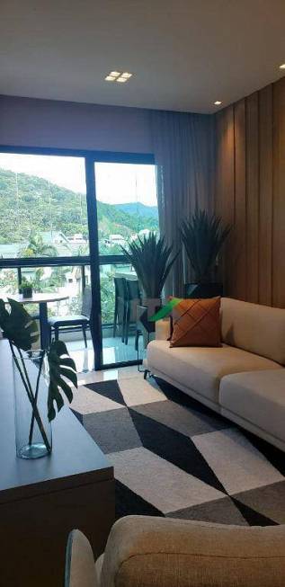 Foto 2 de Apartamento com 3 Quartos à venda, 99m² em Praia dos Amores, Balneário Camboriú