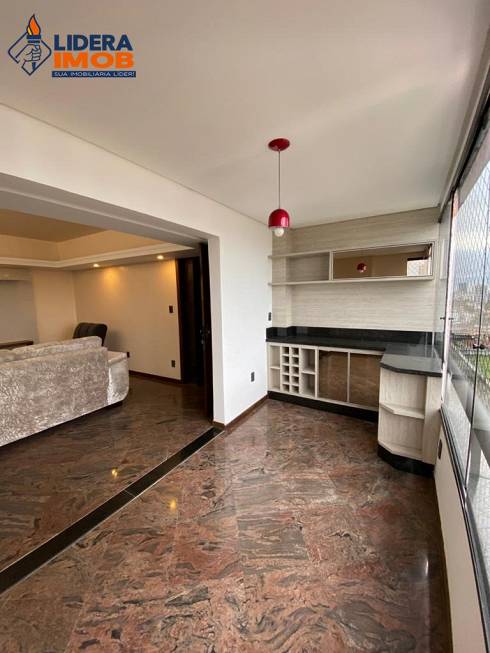 Foto 1 de Apartamento com 3 Quartos à venda, 178m² em Santa Mônica, Feira de Santana