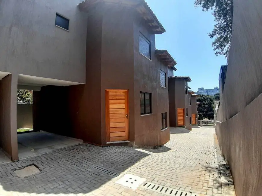 Foto 2 de Casa com 2 Quartos à venda, 69m² em Nonoai, Porto Alegre