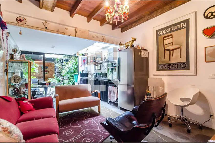 Foto 2 de Casa com 2 Quartos para alugar, 150m² em Pinheiros, São Paulo