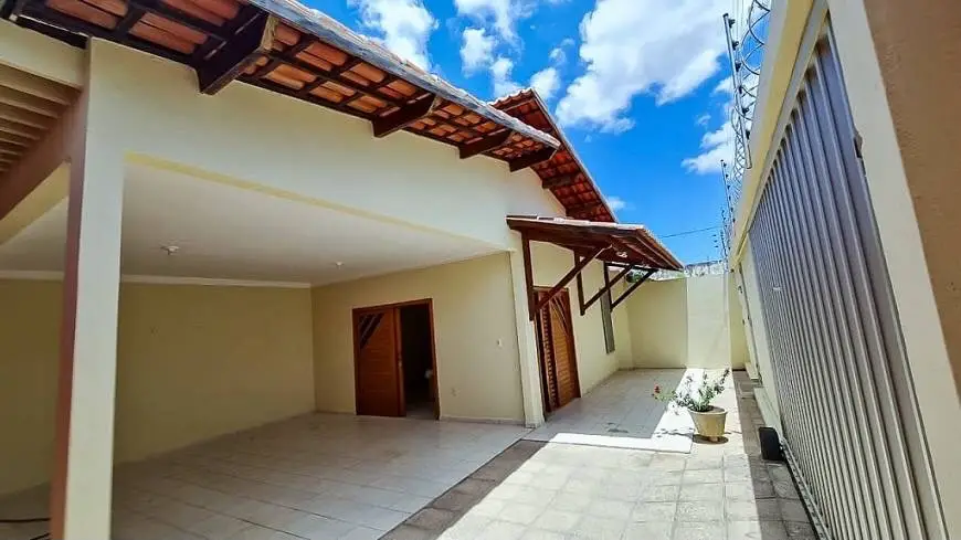 Foto 1 de Casa com 3 Quartos à venda, 175m² em Lagoa Azul, Natal