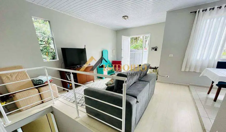 Foto 3 de Casa com 4 Quartos para alugar, 200m² em Barreirinha, Curitiba