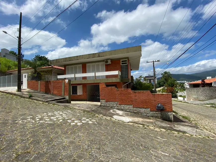 Foto 2 de Casa com 4 Quartos à venda, 380m² em Trindade, Florianópolis