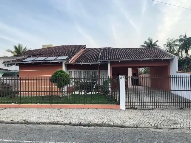 Foto 1 de Casa com 5 Quartos à venda, 231m² em Saguaçú, Joinville