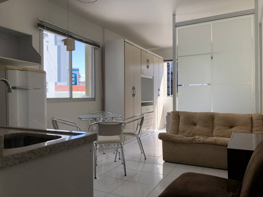Foto 1 de Kitnet com 1 Quarto para alugar, 29m² em Centro, Florianópolis