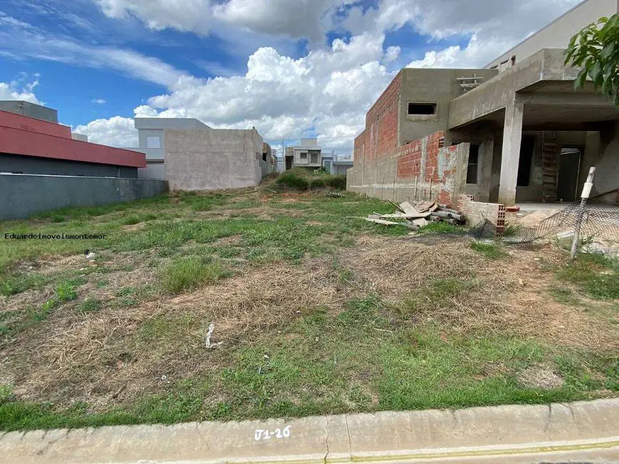 Foto 1 de Lote/Terreno à venda, 200m² em Parque Residencial Terras de Yucatan, Monte Mor