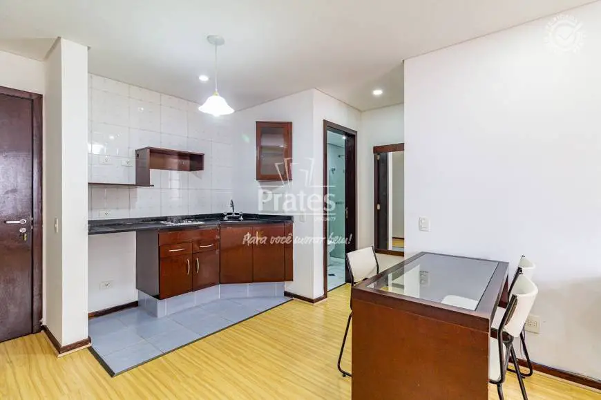 Foto 4 de Apartamento com 1 Quarto para alugar, 42m² em Centro, Curitiba