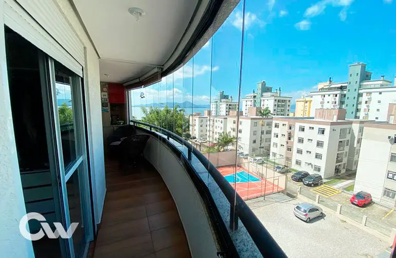 Foto 1 de Apartamento com 2 Quartos à venda, 93m² em Coqueiros, Florianópolis