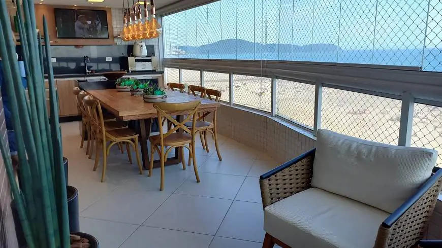 Foto 1 de Apartamento com 3 Quartos à venda, 172m² em Campo da Aviação, Praia Grande