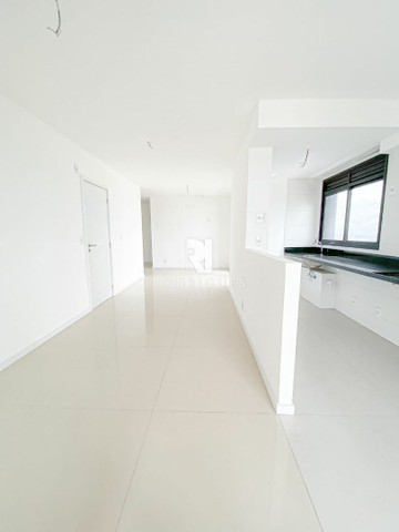 Foto 5 de Apartamento com 3 Quartos à venda, 110m² em Enseada do Suá, Vitória