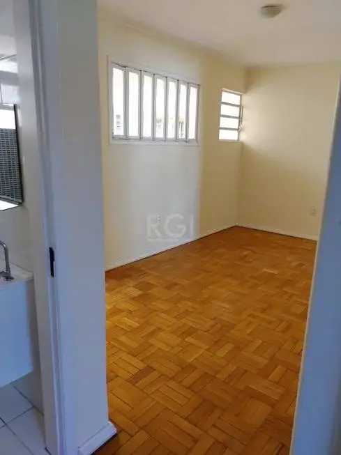 Foto 4 de Apartamento com 3 Quartos à venda, 69m² em Floresta, Porto Alegre