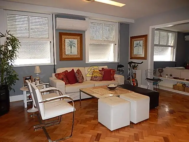 Foto 3 de Apartamento com 3 Quartos à venda, 108m² em Laranjeiras, Rio de Janeiro