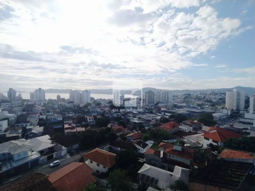 Foto 1 de Apartamento com 4 Quartos para alugar, 218m² em Estreito, Florianópolis