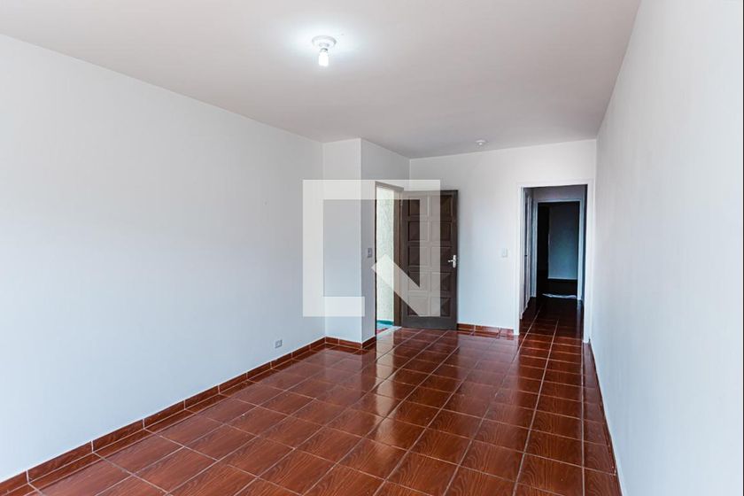 Foto 2 de Casa com 2 Quartos para alugar, 130m² em Piqueri, São Paulo