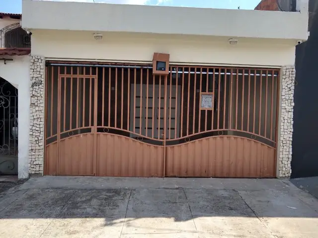 Foto 1 de Casa com 3 Quartos à venda, 810m² em Guamá, Belém