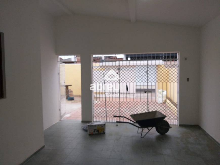 Foto 1 de Casa com 3 Quartos para alugar, 111m² em Potengi, Natal