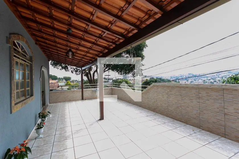 Foto 1 de Casa com 4 Quartos para alugar, 320m² em Palmeiras, Belo Horizonte