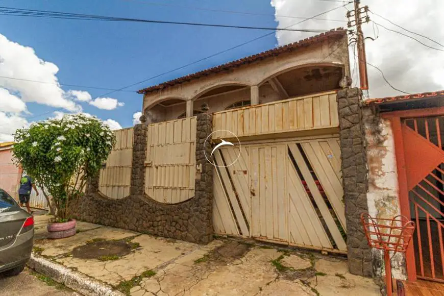 Foto 1 de Sobrado com 5 Quartos à venda, 280m² em Taguatinga Norte, Brasília