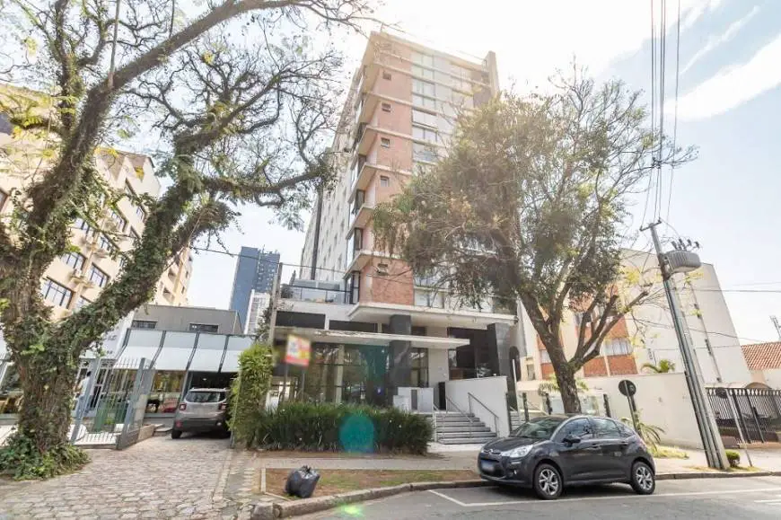 Foto 1 de Apartamento com 1 Quarto para venda ou aluguel, 26m² em Rebouças, Curitiba