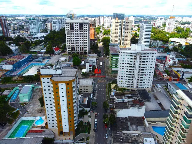 Foto 2 de Apartamento com 3 Quartos à venda, 230m² em Adrianópolis, Manaus