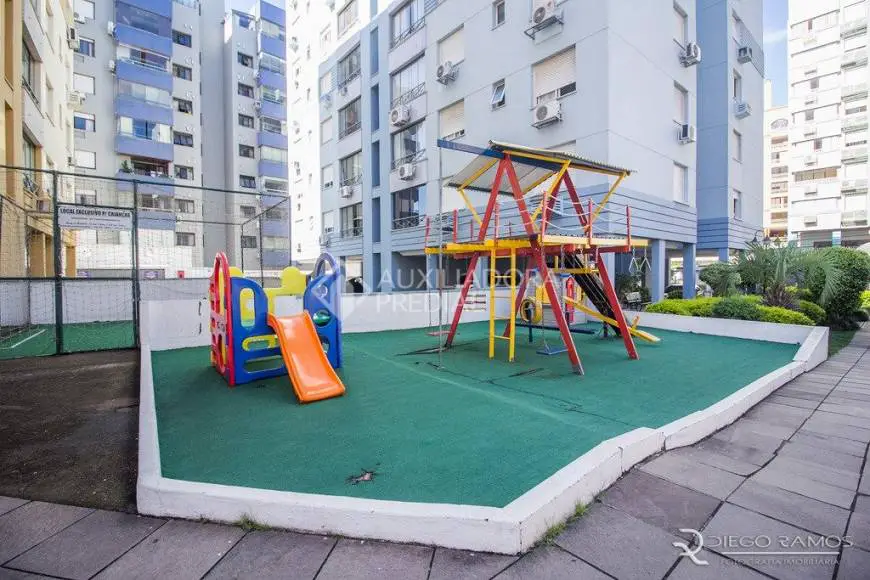 Foto 4 de Apartamento com 3 Quartos à venda, 84m² em Boa Vista, Porto Alegre