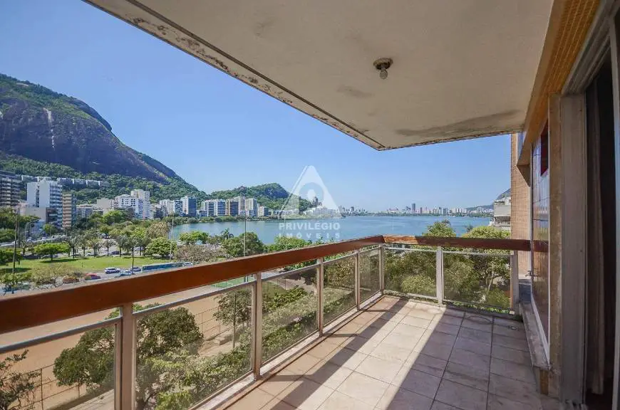 Foto 1 de Apartamento com 3 Quartos à venda, 131m² em Lagoa, Rio de Janeiro