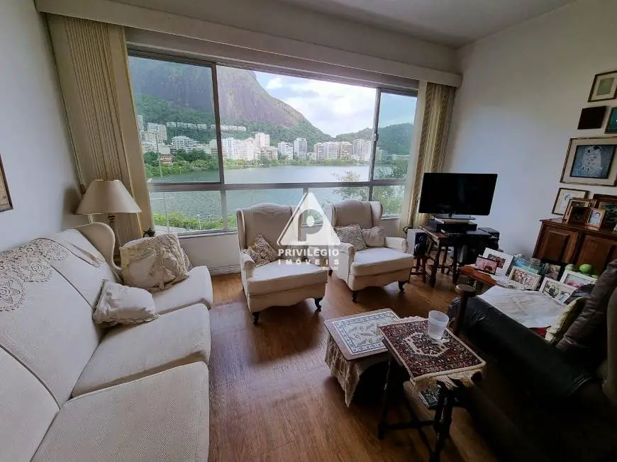 Foto 1 de Apartamento com 3 Quartos à venda, 140m² em Lagoa, Rio de Janeiro