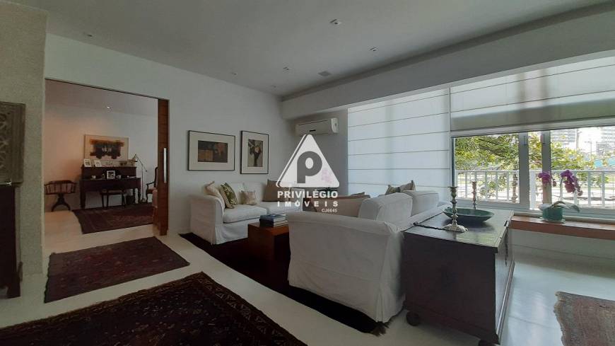 Foto 1 de Apartamento com 3 Quartos à venda, 356m² em Lagoa, Rio de Janeiro