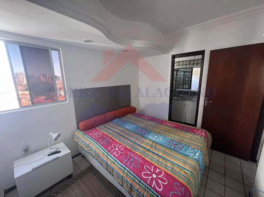 Foto 5 de Apartamento com 3 Quartos para alugar, 95m² em Poço, Maceió